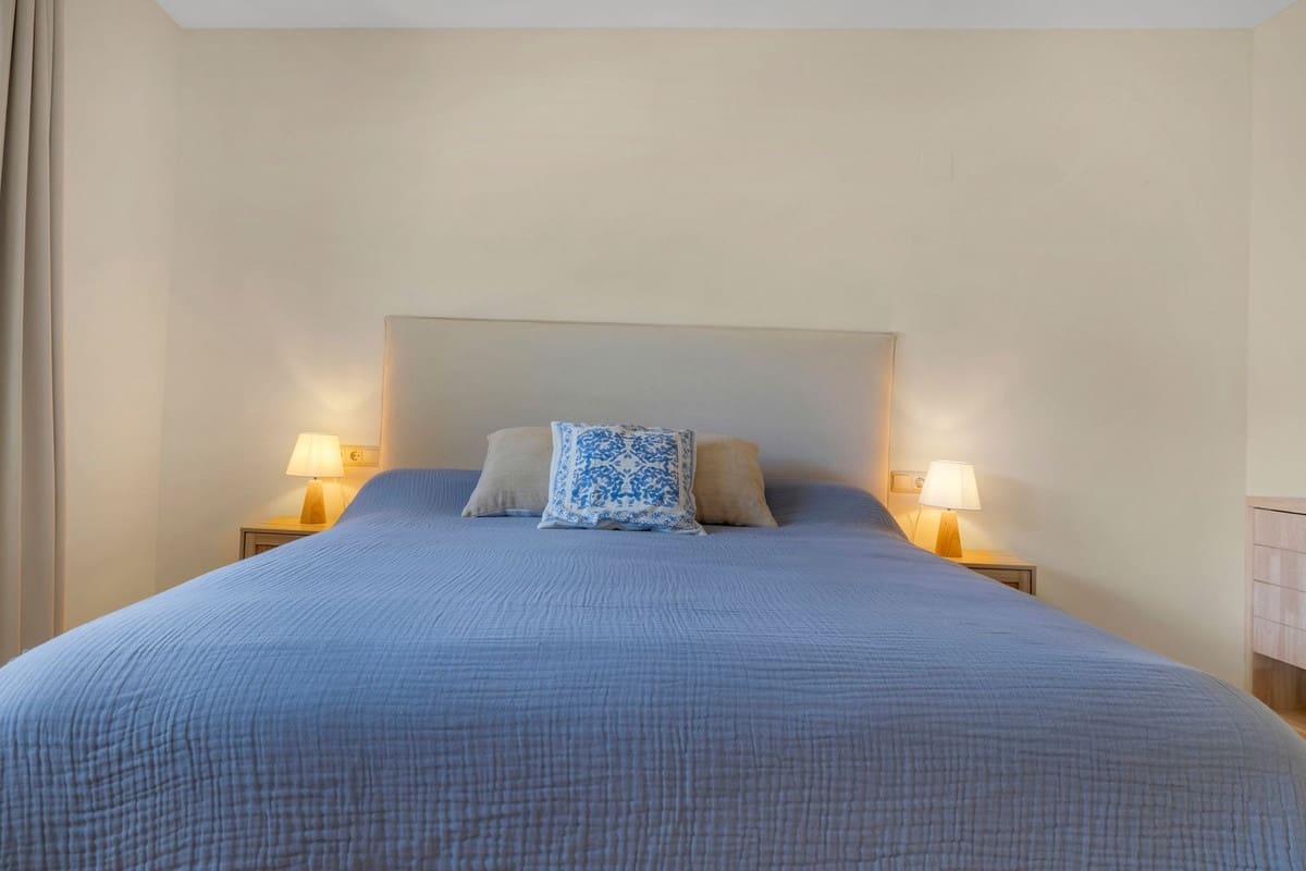 2 Zimmer Apartment zu verkaufen in Elviria mit Pool Garage - 365.000 € (Ref: 9832077)