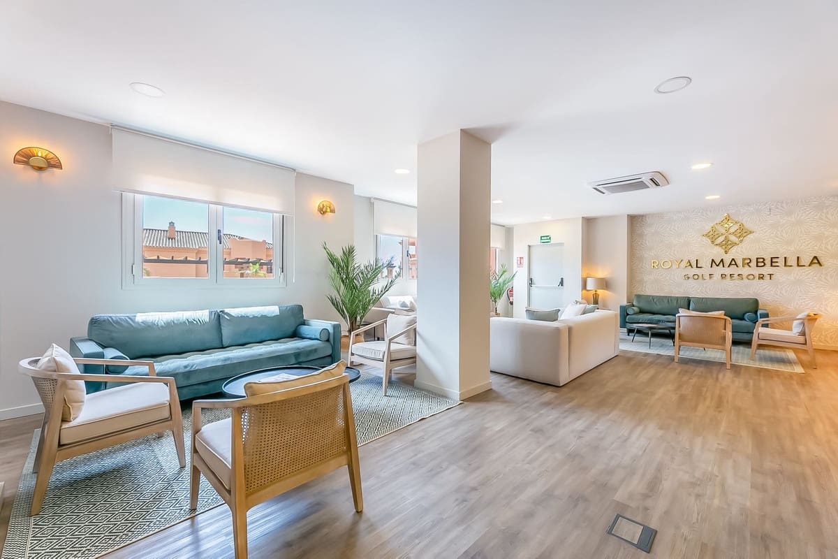 2 Zimmer Apartment zu verkaufen in Benahavis mit Pool Garage - 357.000 € (Ref: 9832079)