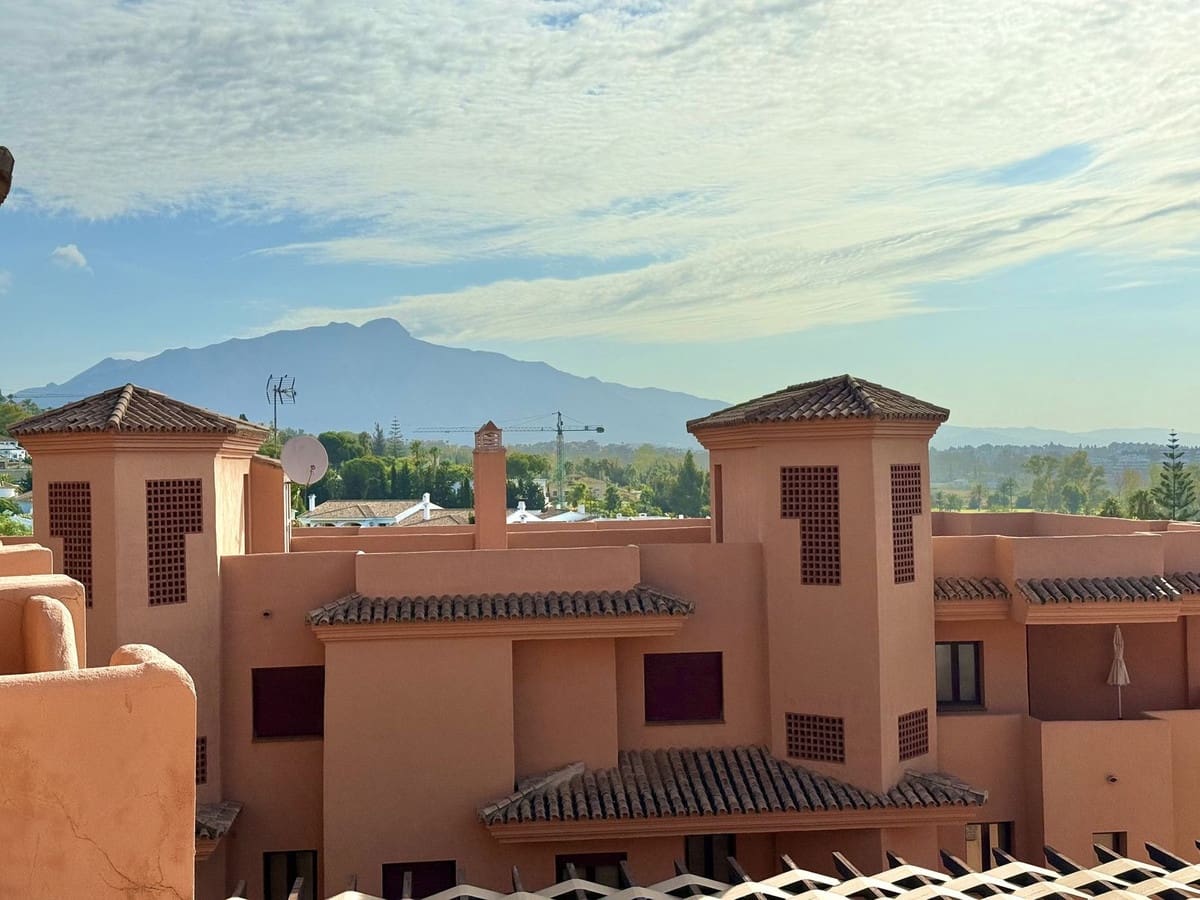 2 Zimmer Apartment zu verkaufen in Benahavis mit Pool Garage - 357.000 € (Ref: 9832079)