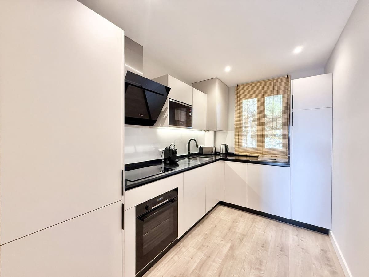 2 Zimmer Apartment zu verkaufen in Benahavis mit Pool Garage - 357.000 € (Ref: 9832079)