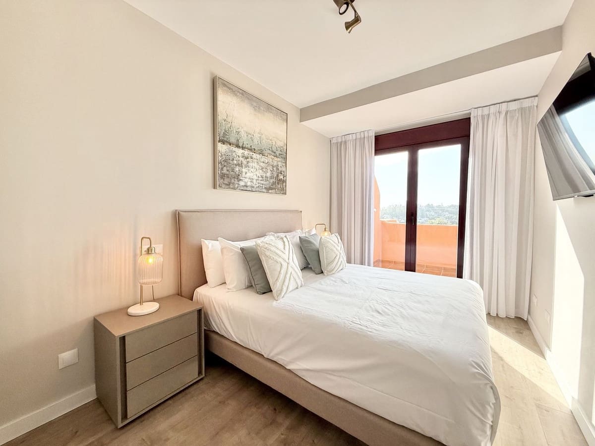 2 Zimmer Apartment zu verkaufen in Benahavis mit Pool Garage - 357.000 € (Ref: 9832079)