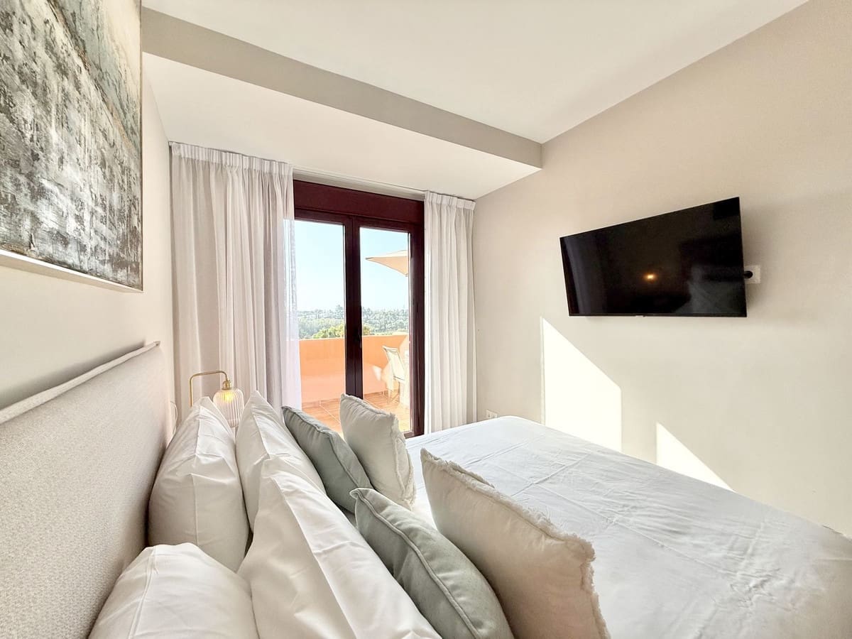 2 Zimmer Apartment zu verkaufen in Benahavis mit Pool Garage - 357.000 € (Ref: 9832079)