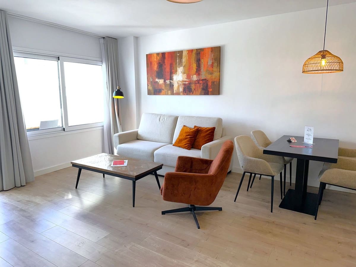 2 bedroom Apartment for sale in Mijas Costa with pool - € 345,000 (Ref: 9832080)