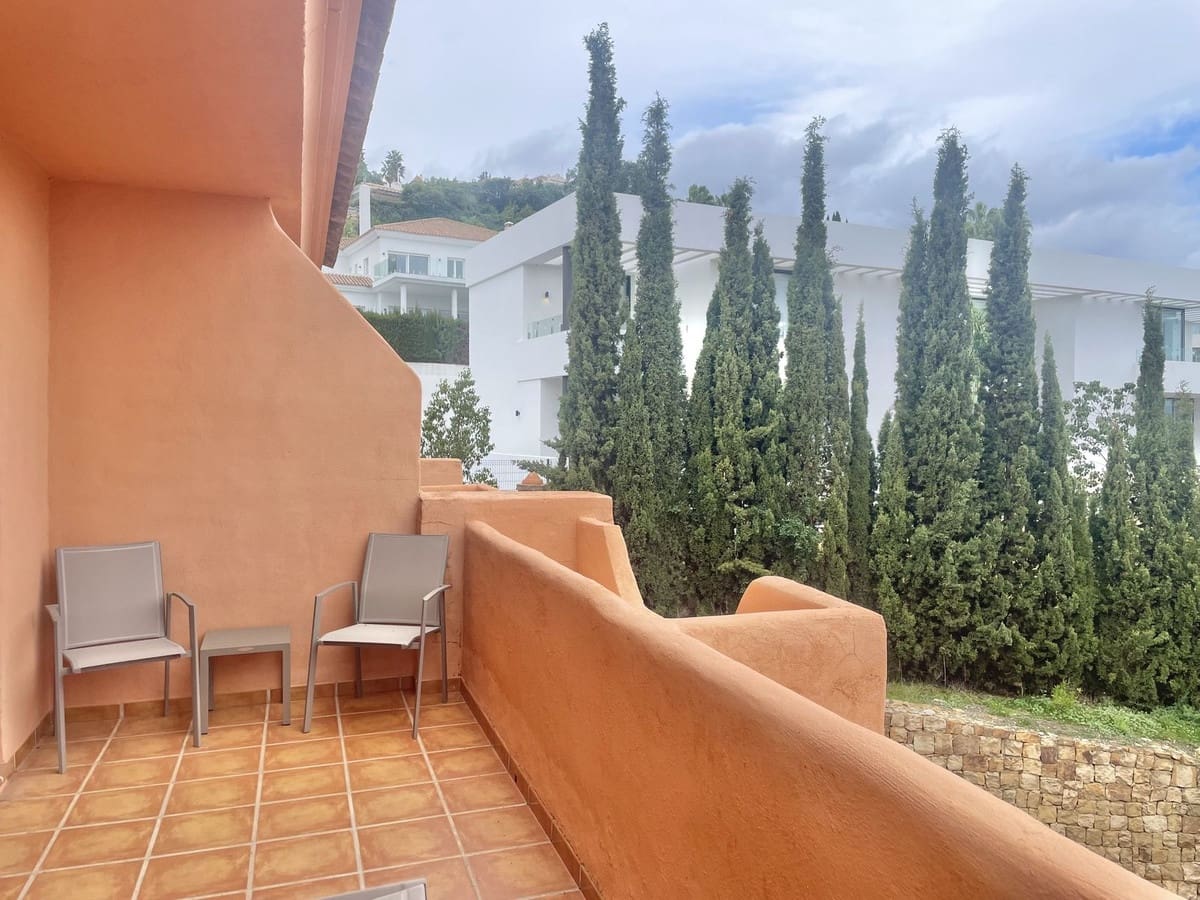 2 soverom Leilighet til salgs i Benahavis med svømmebasseng garasje - € 325 000 (Ref: 9832083)