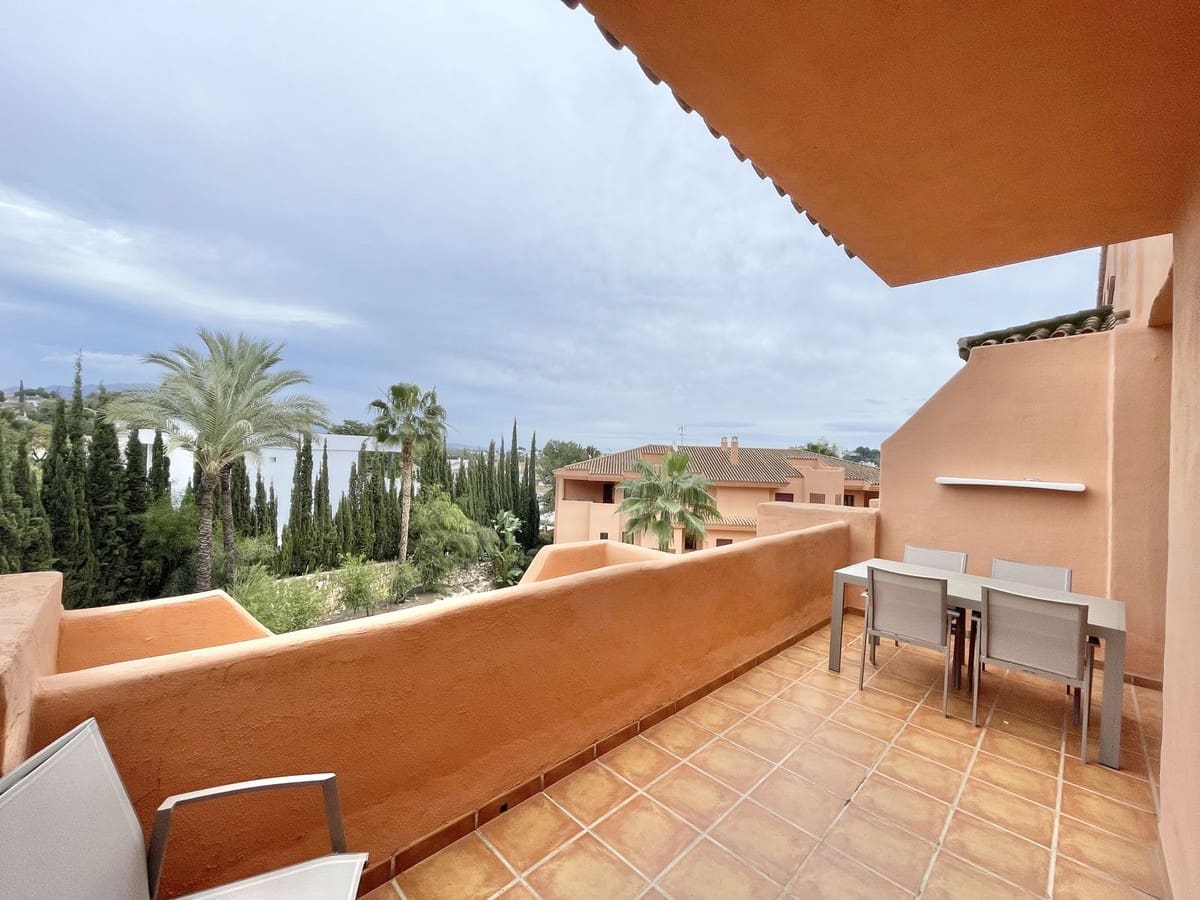 2 soverom Leilighet til salgs i Benahavis med svømmebasseng garasje - € 325 000 (Ref: 9832083)