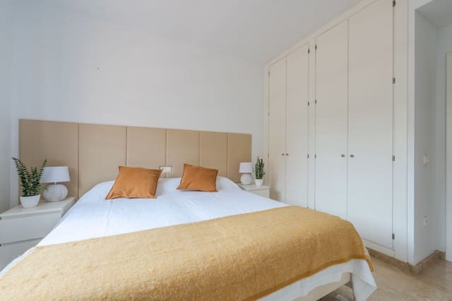 2 soveværelse Penthouse til salg i Manilva med swimmingpool garage - € 295.000 (Ref: 9841345)