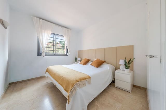 2 soveværelse Penthouse til salg i Manilva med swimmingpool garage - € 295.000 (Ref: 9841345)
