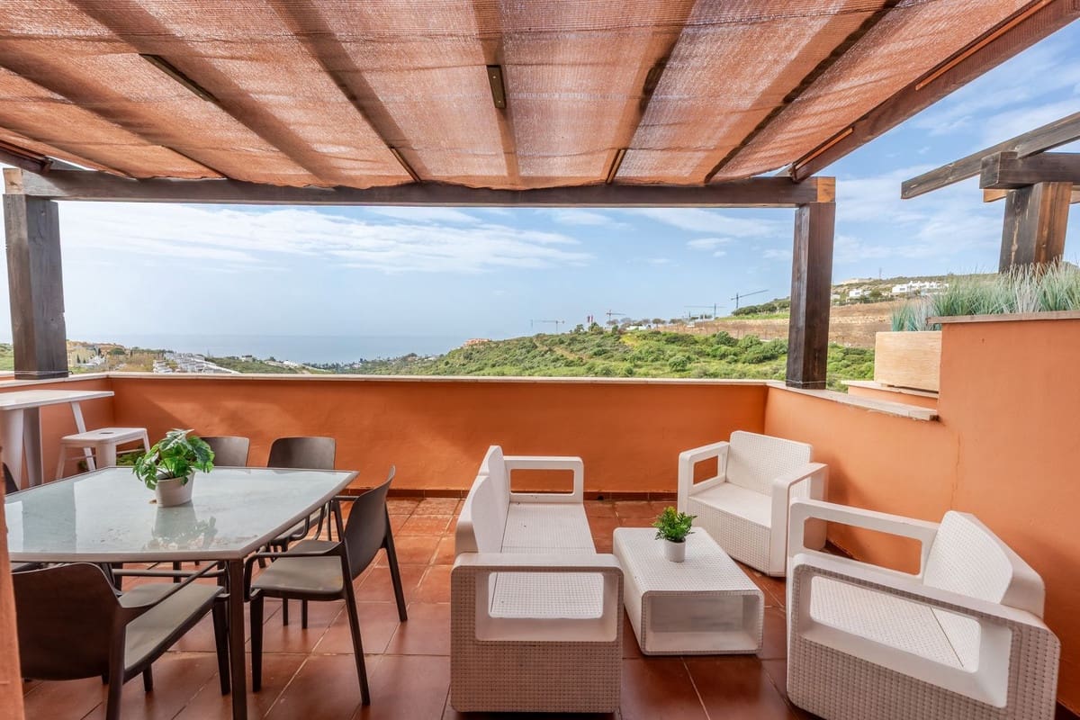 2 soveværelse Penthouse til salg i Manilva med swimmingpool garage - € 295.000 (Ref: 9841345)