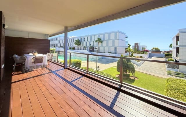 3 chambre Appartement à vendre à La Duquesa / Puerto de la Duquesa, Manilva avec piscine garage - 359 000 € (Ref: 9847777)