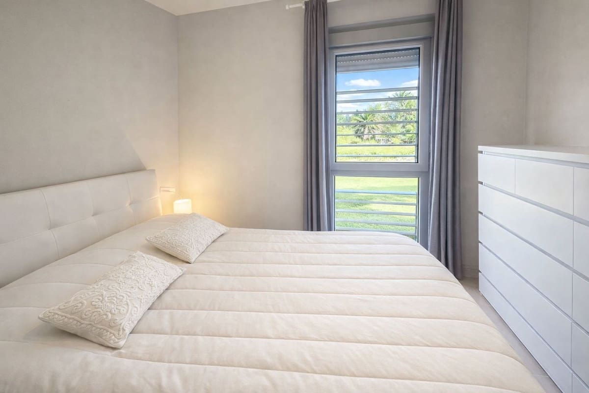 3 soveværelse Lejlighed til salg i Punta de la Chullera med swimmingpool garage - € 359.000 (Ref: 9847778)