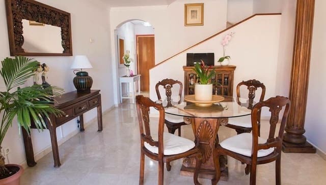 3 soveværelse Penthouse til salg i La Duquesa / Puerto de la Duquesa, Manilva med swimmingpool garage - € 335.000 (Ref: 9847779)
