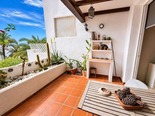 2 soveværelse Penthouse til salg i La Duquesa / Puerto de la Duquesa, Manilva med swimmingpool - € 280.000 (Ref: 9847782)