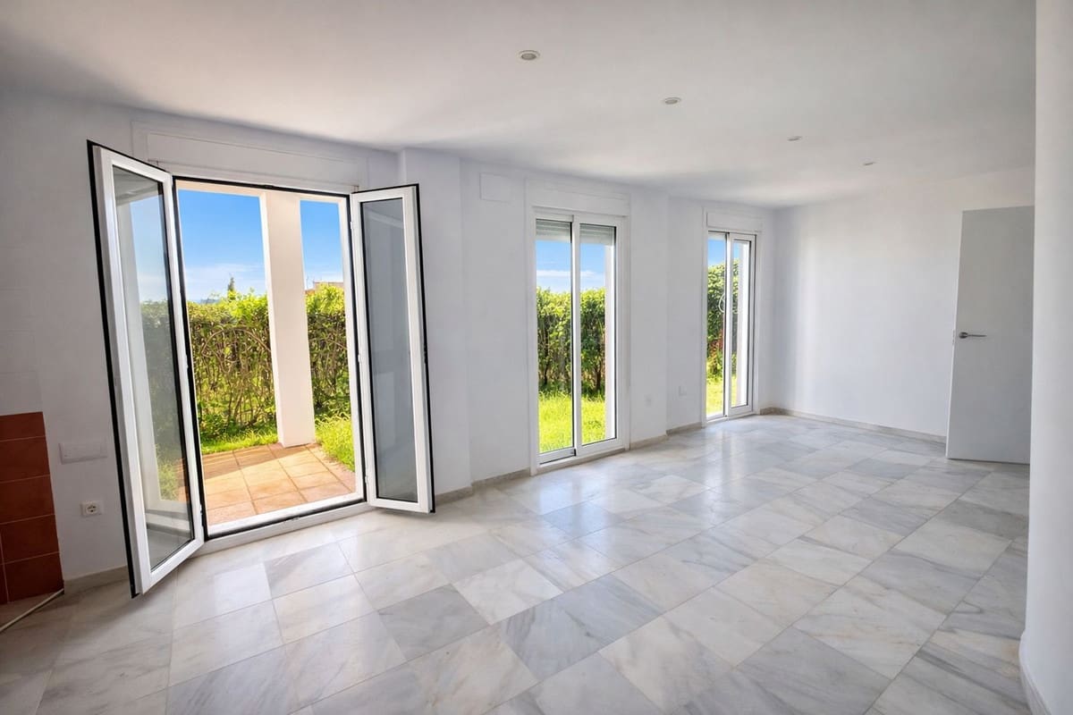 3 chambre Appartement à vendre à La Duquesa / Puerto de la Duquesa avec piscine garage - 275 000 € (Ref: 9847783)