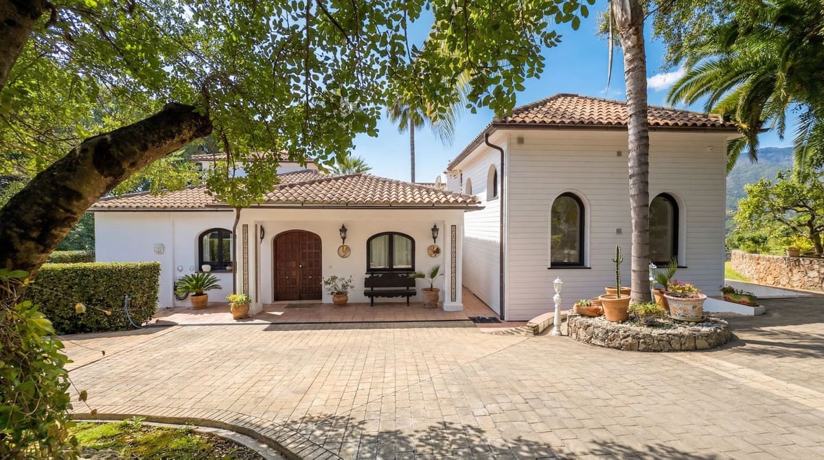 5 sypialnia Finka/Dom wiejski na sprzedaż w Alhaurin el Grande z basenem garażem - 2 150 000 € (Ref: 9847784)
