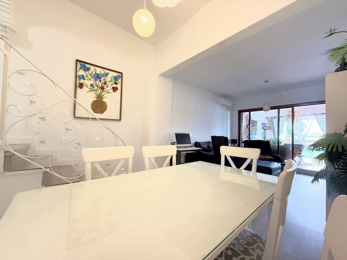 2 bedroom Apartment for sale in Bahia de Casares with pool - € 360,000 (Ref: 9848268)