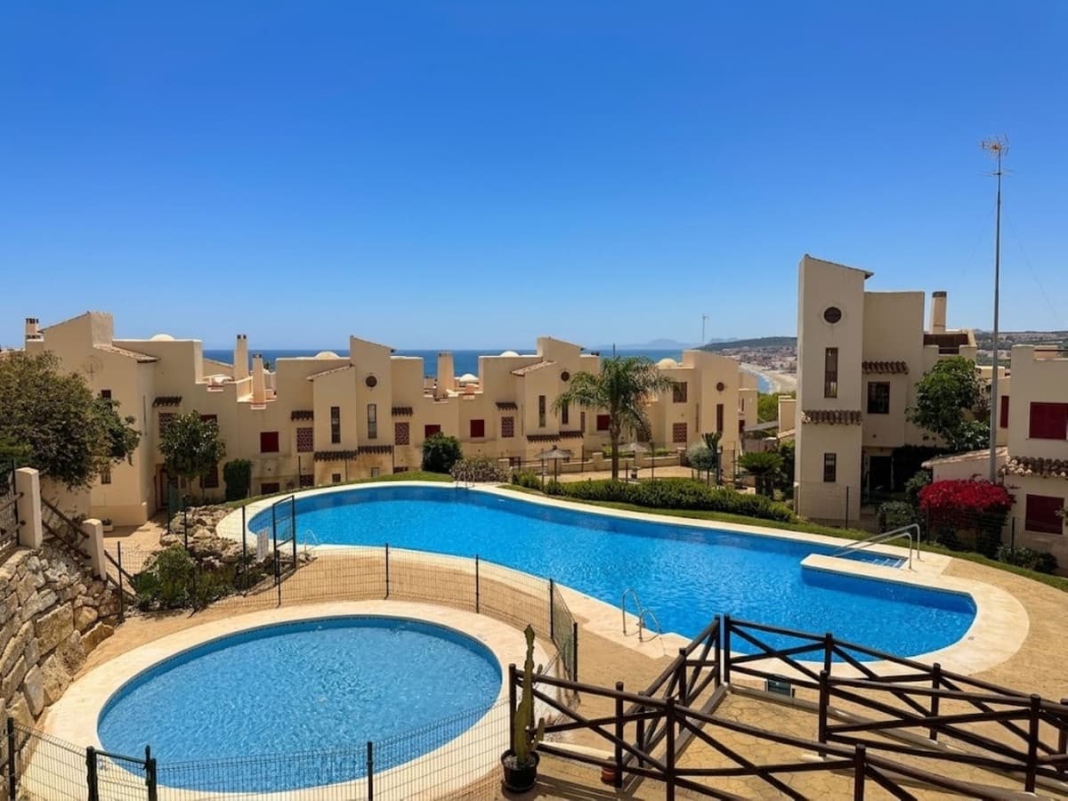 2 bedroom Apartment for sale in Bahia de Casares with pool - € 360,000 (Ref: 9848268)