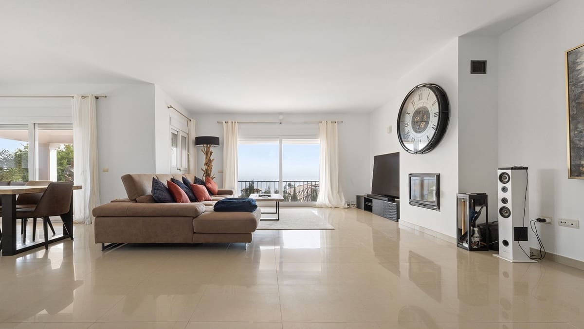 4 soverom Villa til salgs i Manilva med svømmebasseng garasje - € 1 450 000 (Ref: 9849969)