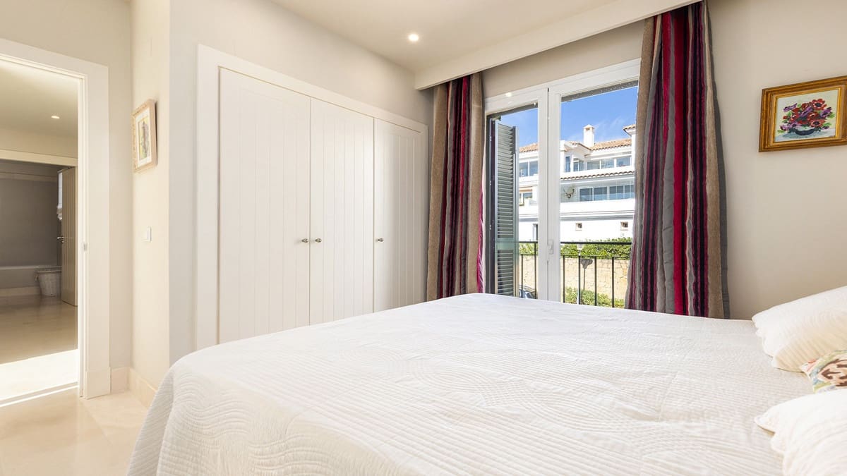3 soverom Penthouse til salgs i Casares med svømmebasseng garasje - € 650 000 (Ref: 9849971)