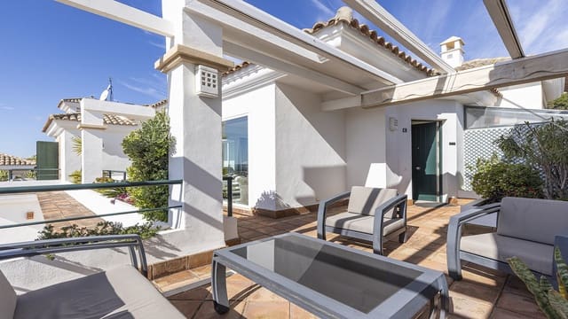 3 chambre Penthouse à vendre à Casares avec piscine garage - 650 000 € (Ref: 9849971)