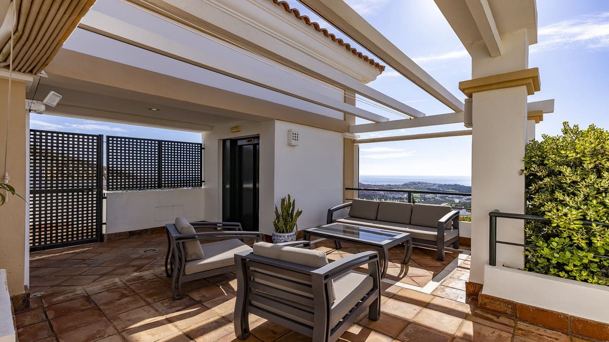 3 soverom Penthouse til salgs i Casares med svømmebasseng garasje - € 650 000 (Ref: 9849971)