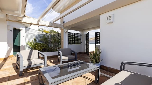 3 chambre Penthouse à vendre à Casares avec piscine garage - 650 000 € (Ref: 9849971)