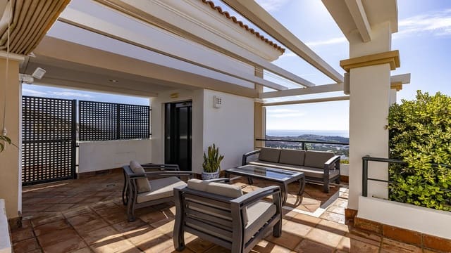 3 chambre Penthouse à vendre à Casares avec piscine garage - 650 000 € (Ref: 9849971)