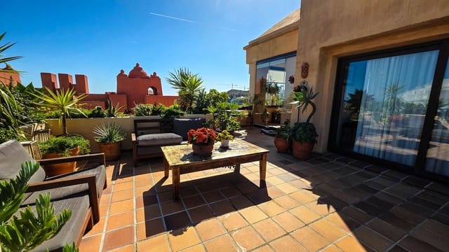 3 soveværelse Penthouse til salg i La Duquesa / Puerto de la Duquesa, Manilva med swimmingpool garage - € 529.000 (Ref: 9849972)