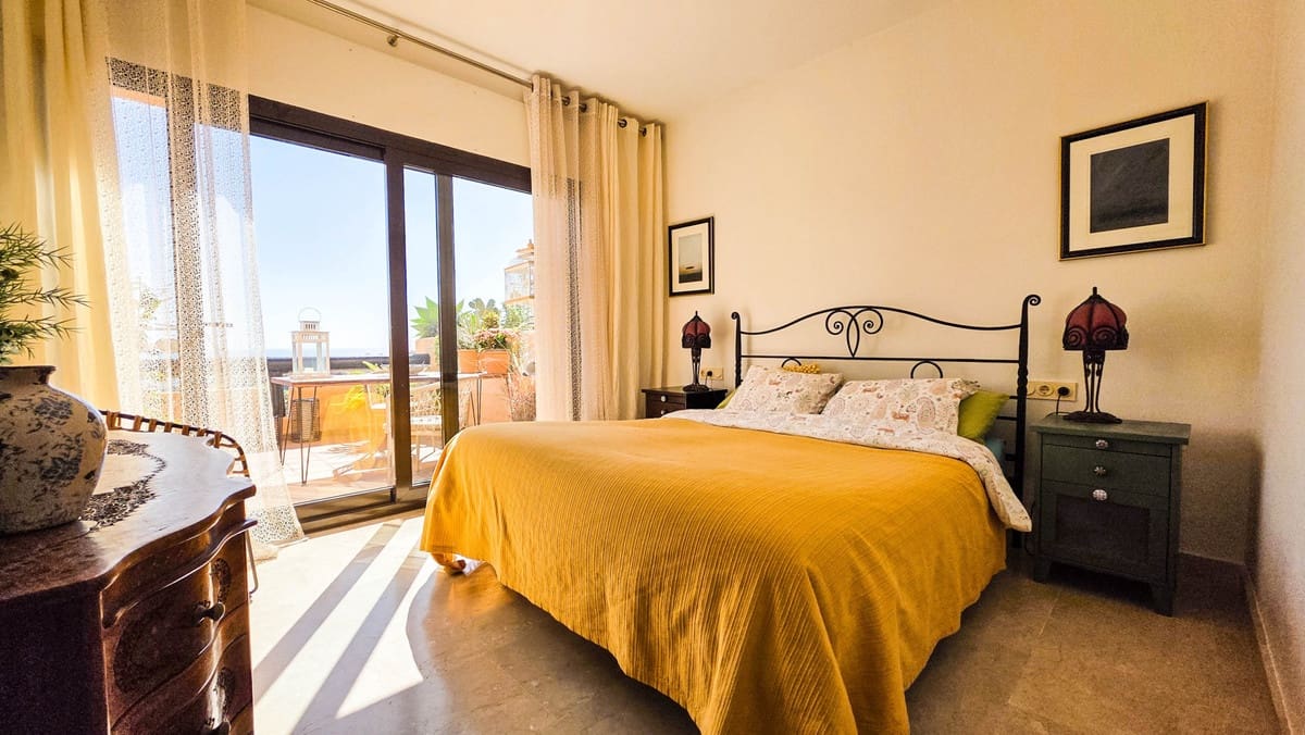 3 soveværelse Penthouse til salg i La Duquesa / Puerto de la Duquesa med swimmingpool garage - € 529.000 (Ref: 9849972)