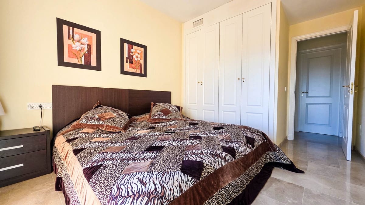 3 bedroom Penthouse for sale in La Duquesa / Puerto de la Duquesa with pool garage - € 495,000 (Ref: 9849973)