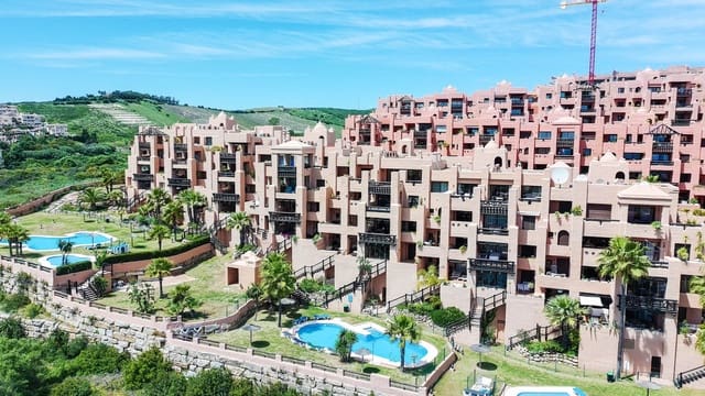 3 chambre Appartement à vendre à La Duquesa / Puerto de la Duquesa, Manilva avec piscine garage - 395 000 € (Ref: 9849974)