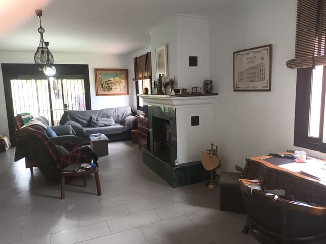 4 bedroom Villa for sale in Bahia de Casares, Casares with pool garage - € 3,200,000 (Ref: 9849975)