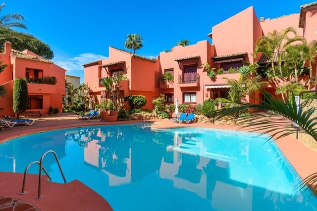 2 soveværelse Lejlighed til salg i Elviria, Marbella med swimmingpool garage - € 549.000 (Ref: 9850432)