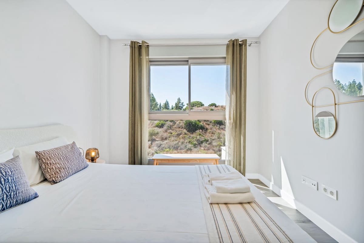 2 bedroom Apartment for sale in Mijas Costa with pool garage - € 425,000 (Ref: 9850433)