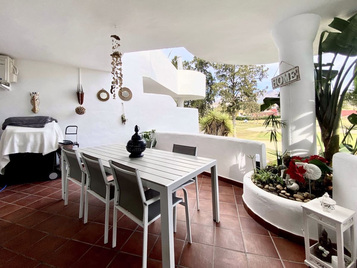 2 bedroom Apartment for sale in Mijas Golf with pool garage - € 350,000 (Ref: 9850434)