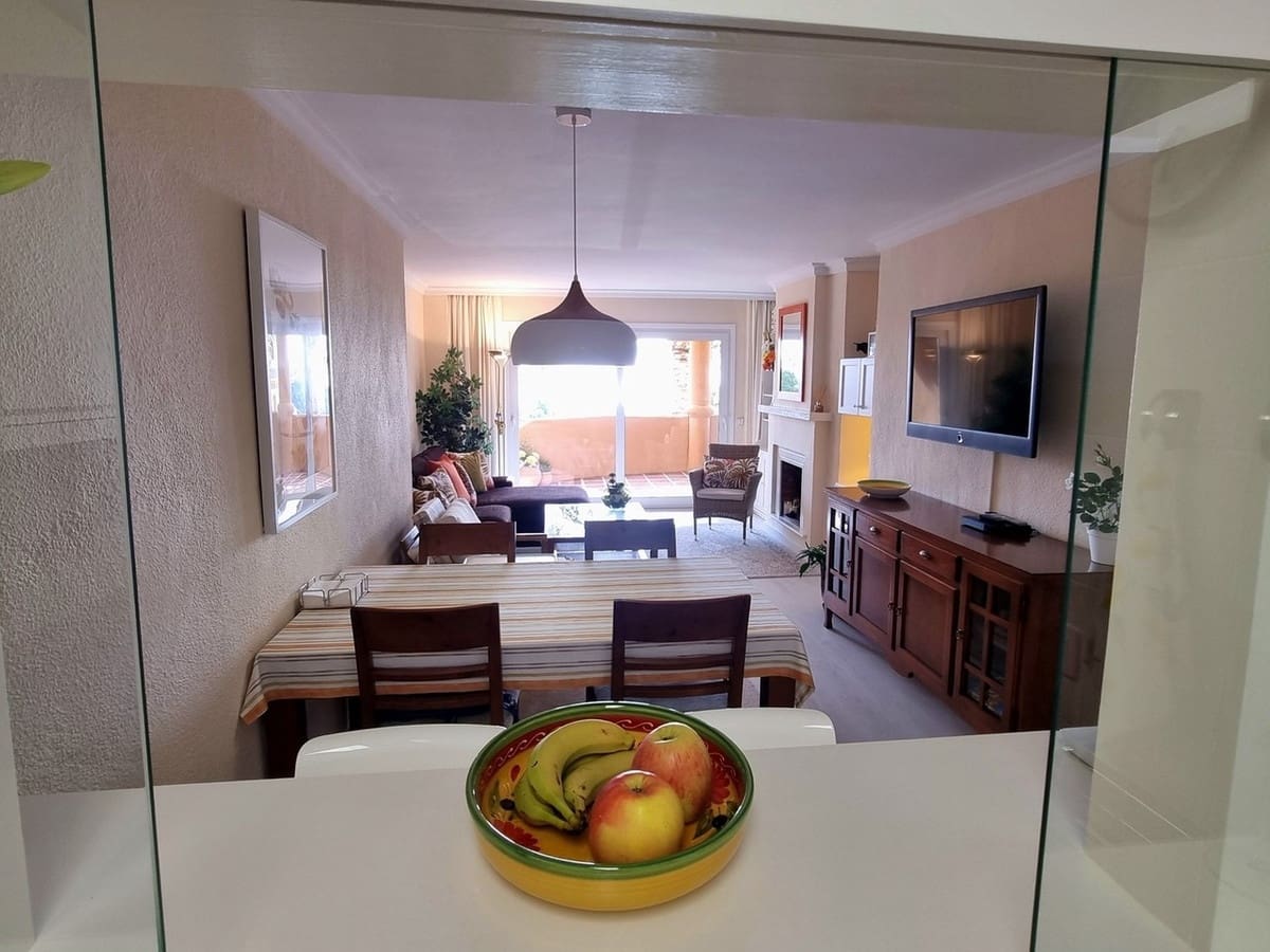2 bedroom Apartment for sale in Calahonda with pool - € 330,000 (Ref: 9850435)