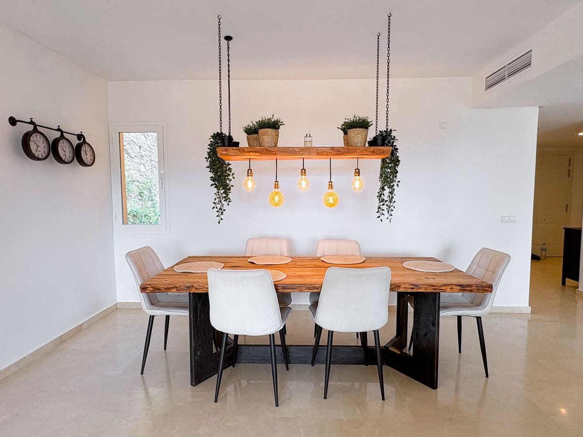 2 bedroom Apartment for sale in Calahonda with pool - € 310,000 (Ref: 9850436)