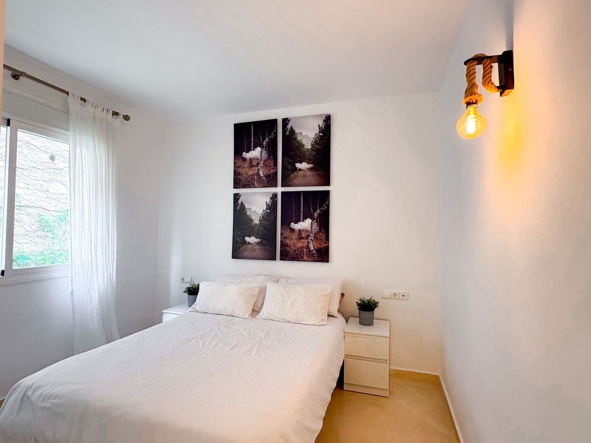 2 bedroom Apartment for sale in Calahonda with pool - € 310,000 (Ref: 9850436)