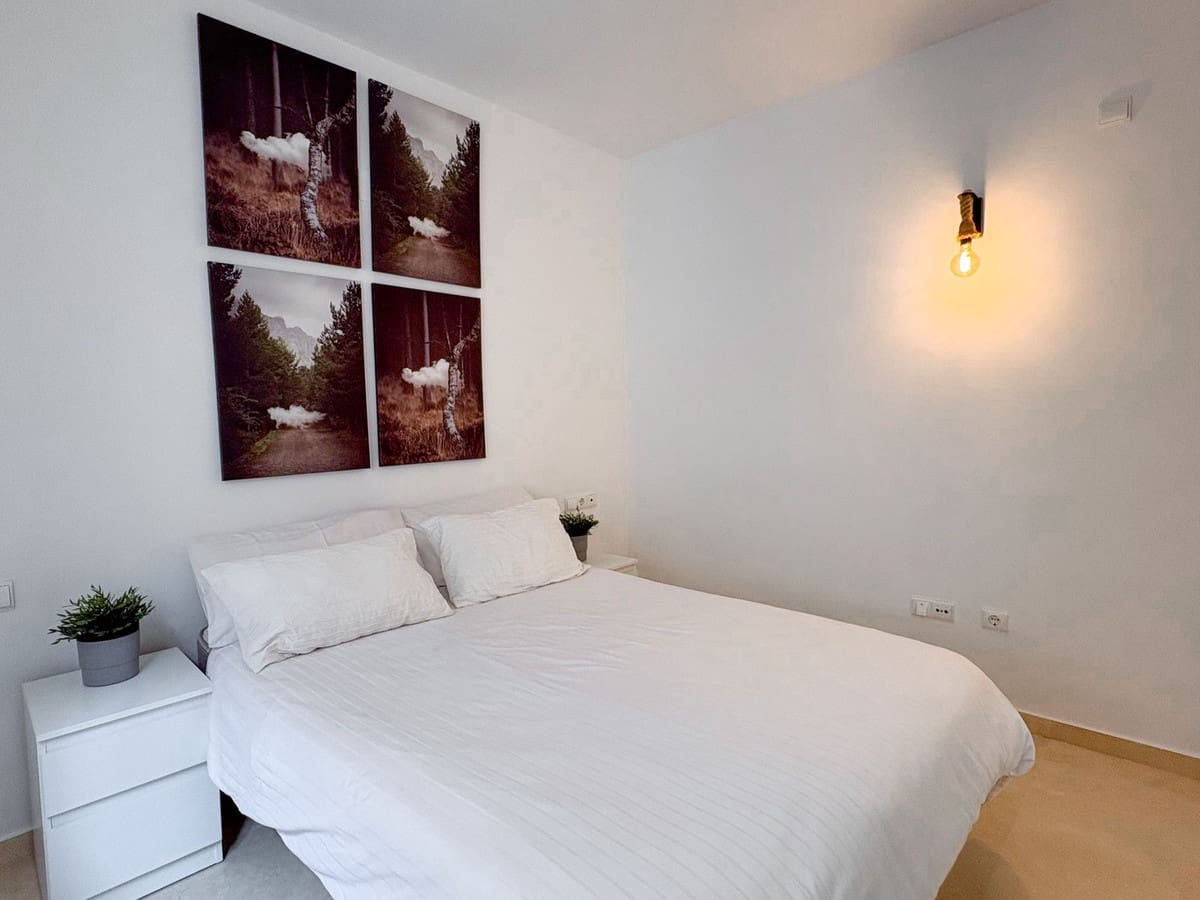 2 bedroom Apartment for sale in Calahonda with pool - € 310,000 (Ref: 9850436)