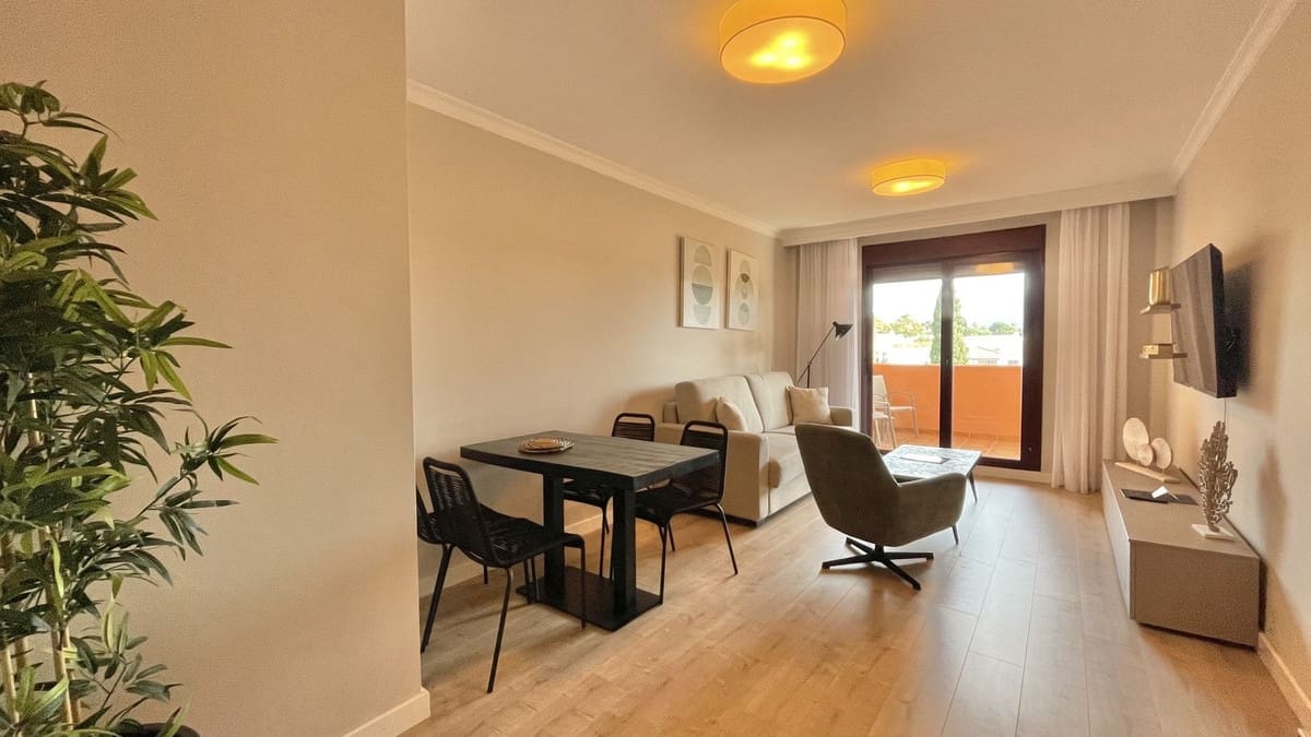 3 bedroom Penthouse for sale in Benahavis with pool garage - € 400,000 (Ref: 9852043)