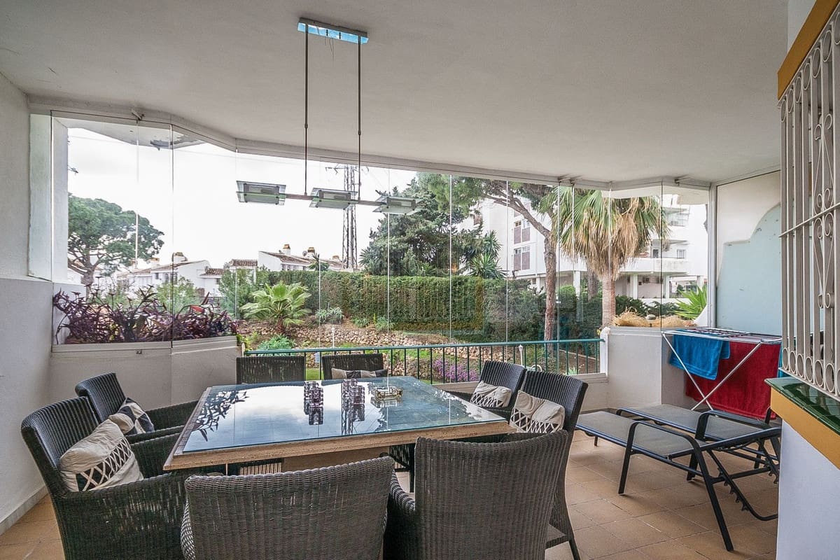 2 bedroom Apartment for sale in Calahonda with pool - € 314,950 (Ref: 9861151)