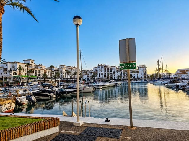 Apartment zu verkaufen in La Duquesa / Puerto de la Duquesa, Manilva - 228.000 € (Ref: 9870380)