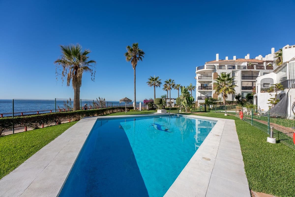 2 quarto Penthouse para venda em Calahonda com piscina garagem - 1 300 000 € (Ref: 9870381)