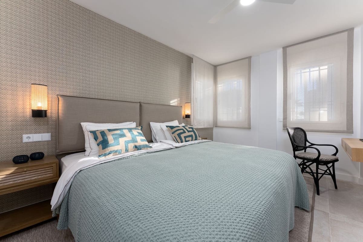 2 quarto Penthouse para venda em Calahonda com piscina garagem - 1 300 000 € (Ref: 9870381)