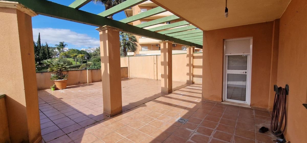 1 bedroom Apartment for sale in San Luis de Sabinillas with pool - € 247,000 (Ref: 9872470)