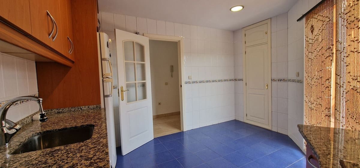 1 bedroom Apartment for sale in San Luis de Sabinillas with pool - € 247,000 (Ref: 9872470)