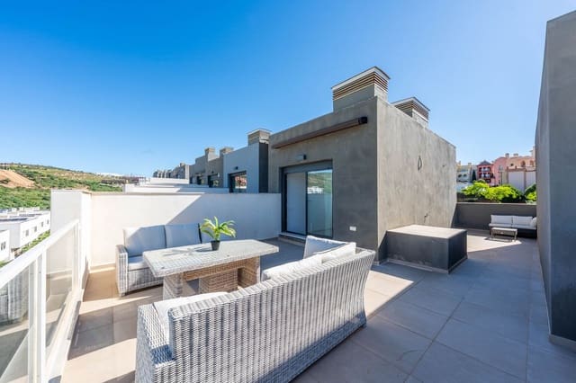 4 sypialnia Dom na sprzedaż w Manilva z basenem garażem - 495 000 € (Ref: 9872472)