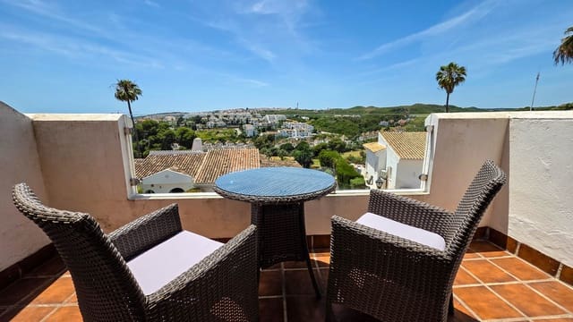 3 sypialnia Dom na sprzedaż w La Duquesa / Puerto de la Duquesa, Manilva z basenem - 485 000 € (Ref: 9873776)