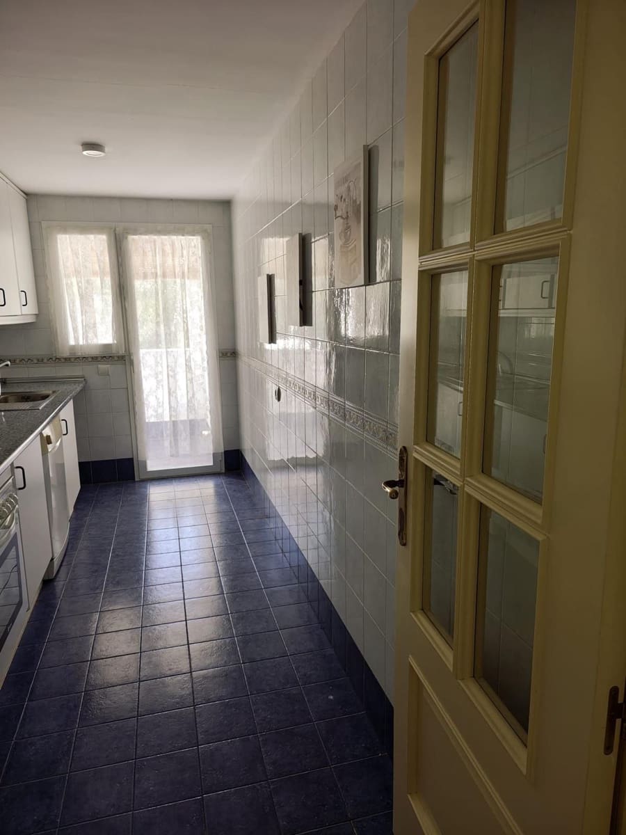 2 soverom Hus til salgs i Manilva med svømmebasseng - € 315 000 (Ref: 9874321)