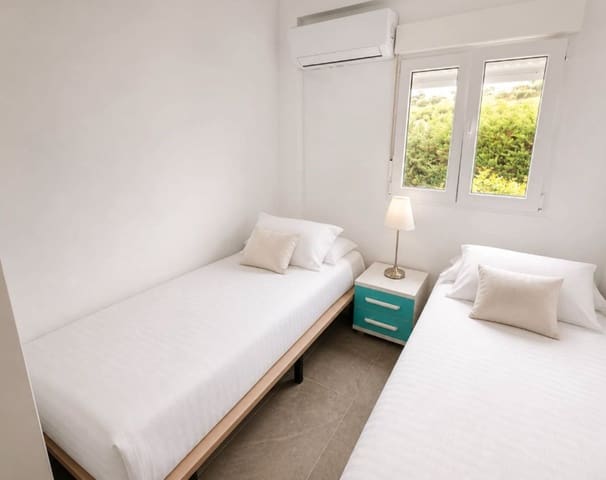 2 makuuhuone Huoneisto myytävänä paikassa La Duquesa / Puerto de la Duquesa, Manilva mukana uima-altaan - 220 000 € (Ref: 9874322)
