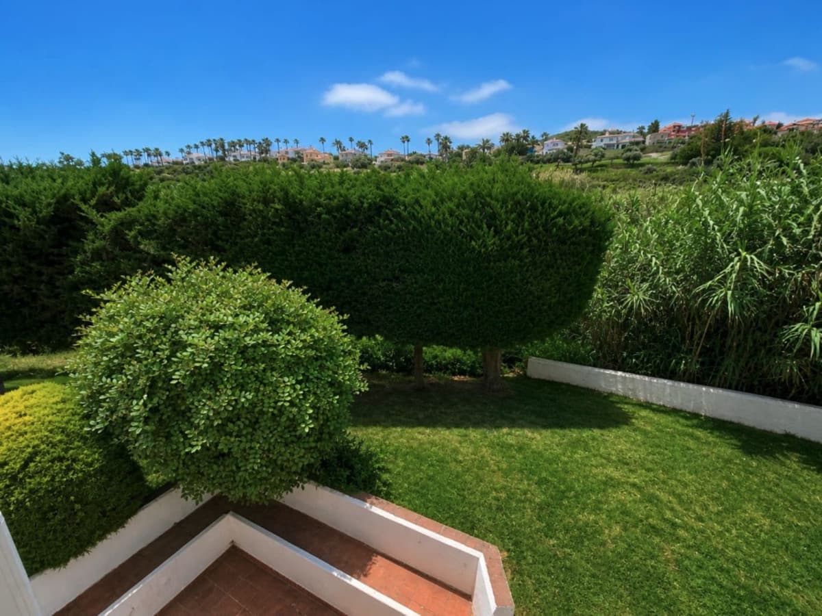 2 makuuhuone Huoneisto myytävänä paikassa La Duquesa / Puerto de la Duquesa mukana uima-altaan - 220 000 € (Ref: 9874322)